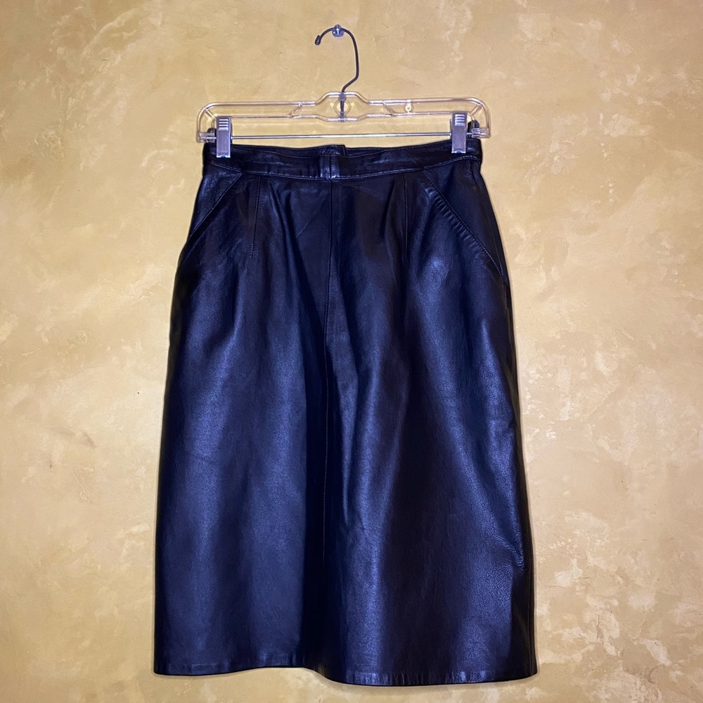 Bloomingdale’s Faux Leather Pencil Skirt Size 8 in US Women’s